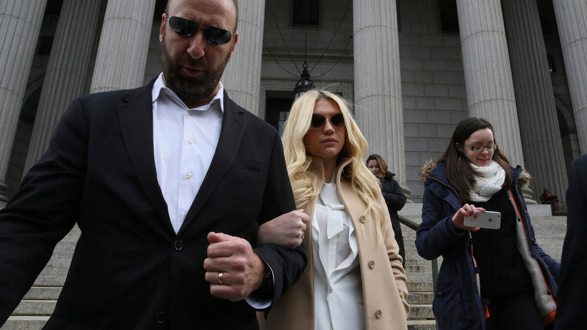 Taylor Swift dona 250.000 dólares a Kesha para apoyar su lucha legal contra supuesta agresión sexual