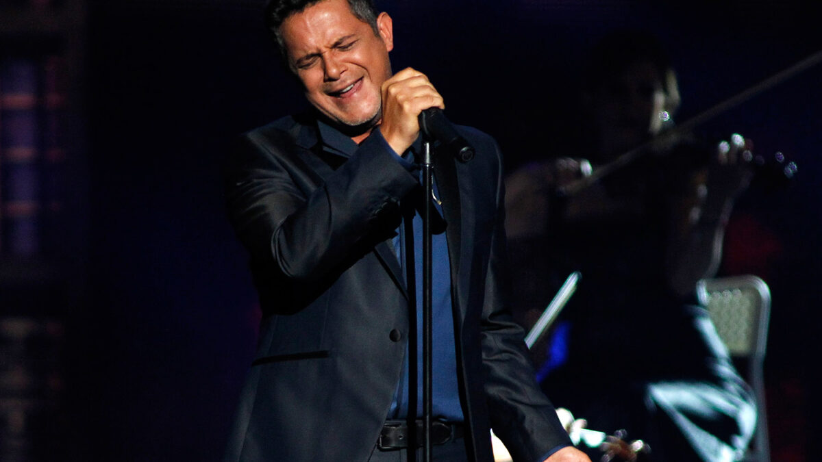 Alejandro Sanz se baja del escenario para defender a una mujer que estaba siendo maltratada en pleno concierto