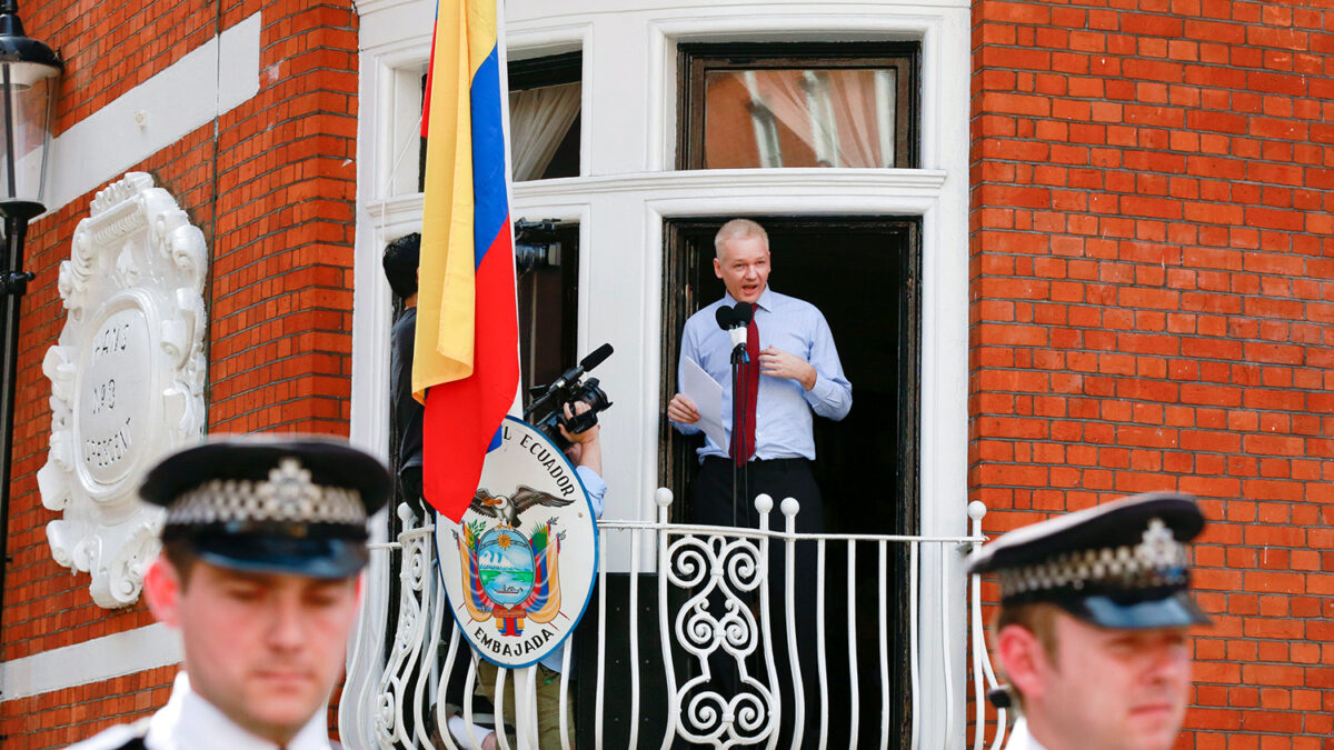 Assange: «Me entregaré a la Policía británica el viernes si la ONU falla en mi contra»