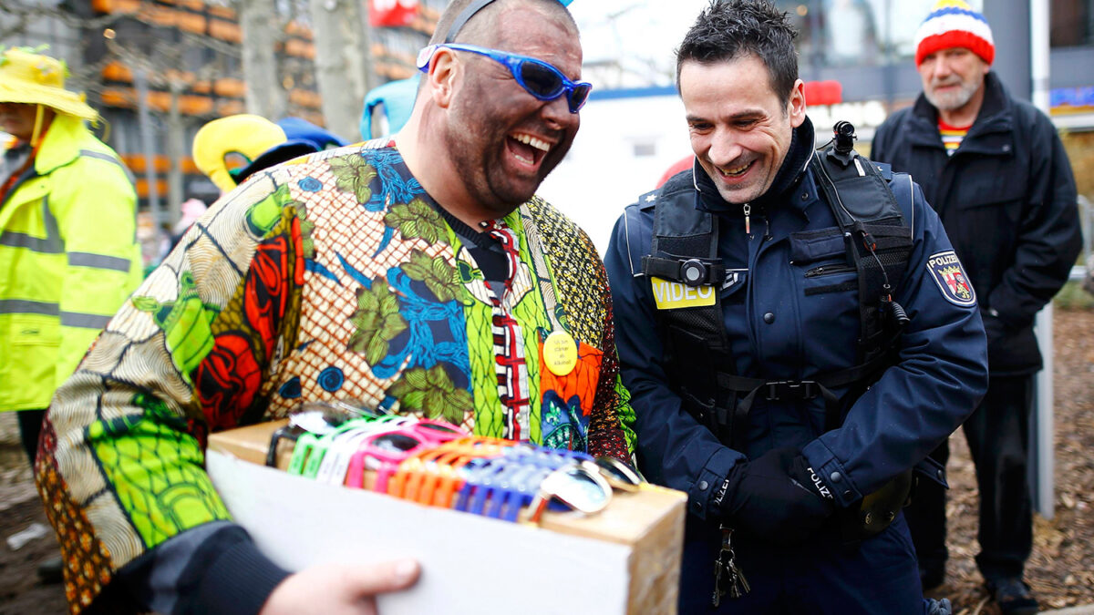 Colonia celebra su carnaval entre grandes medidas de seguridad