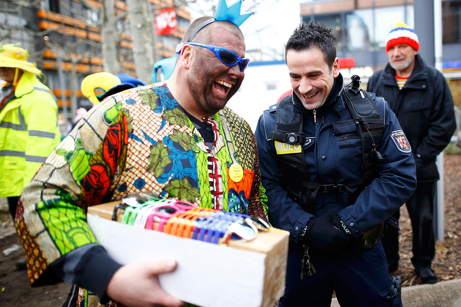 Colonia celebra su carnaval entre grandes medidas de seguridad