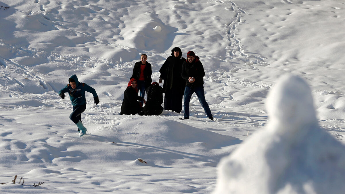 La gélida bienvenida de Suecia a cientos de refugiados en una estación de esquí