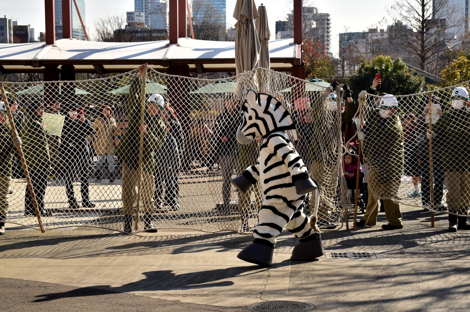 Zoológicos de Japón hacen simulacros con personas disfrazadas de animales