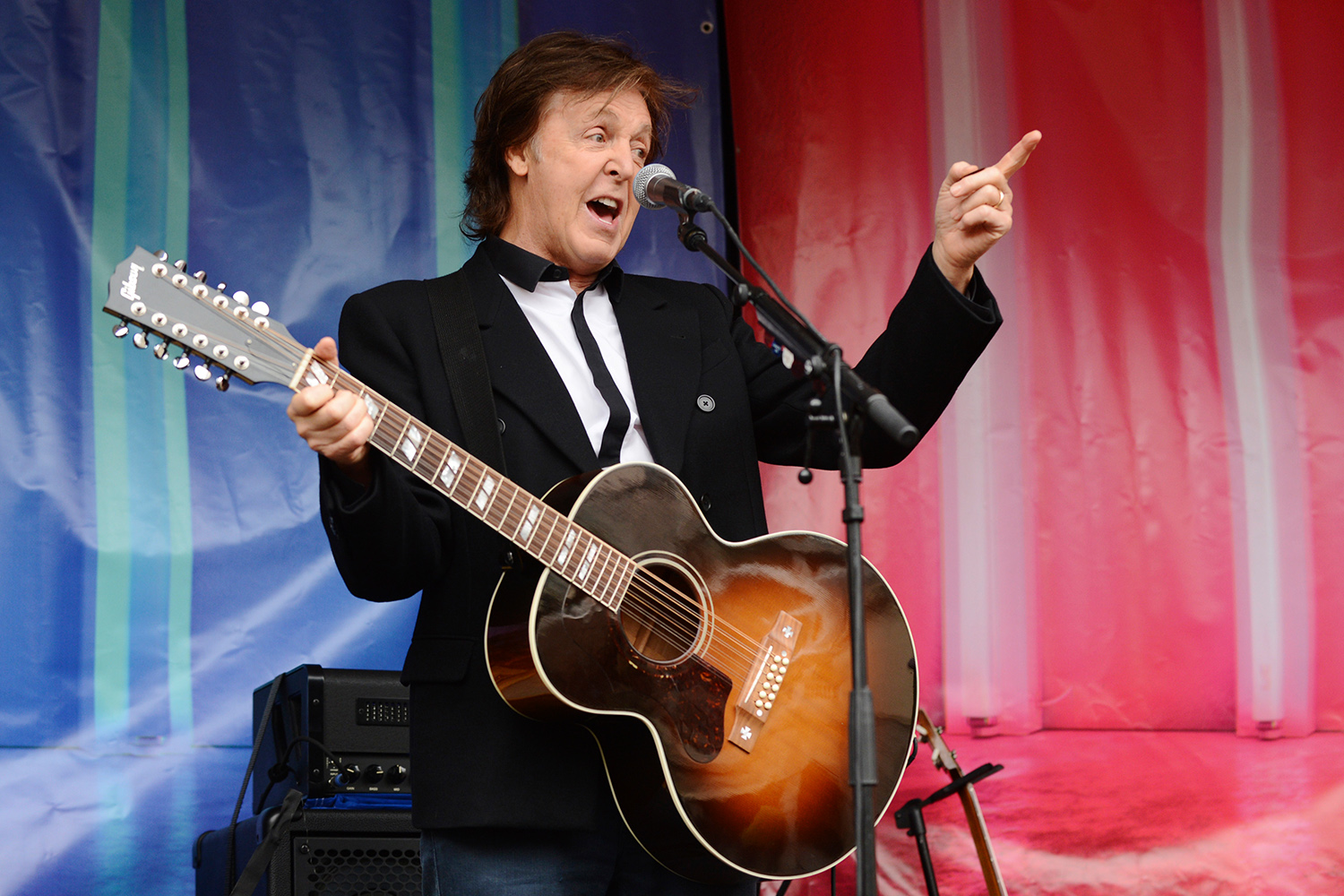 Paul McCartney inicia trámites para recuperar los derechos de canciones de los Beatles