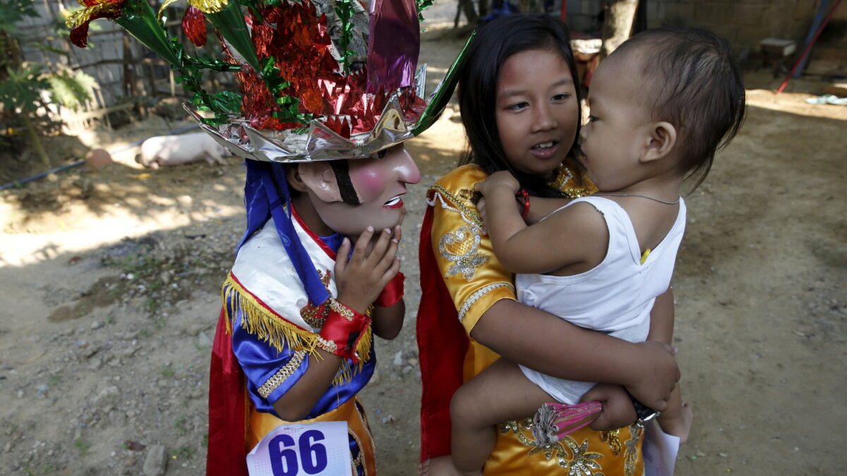 Moriones, los coloridos penitentes de Filipinas