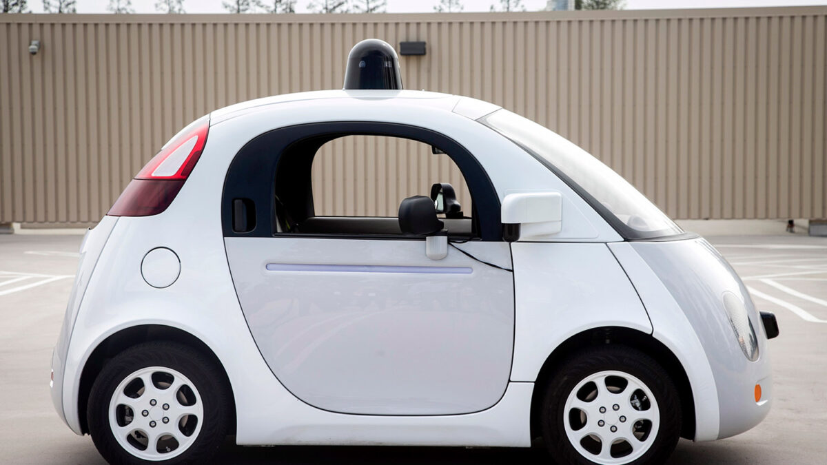 ¿A quién insultas si te choca un Google Car?