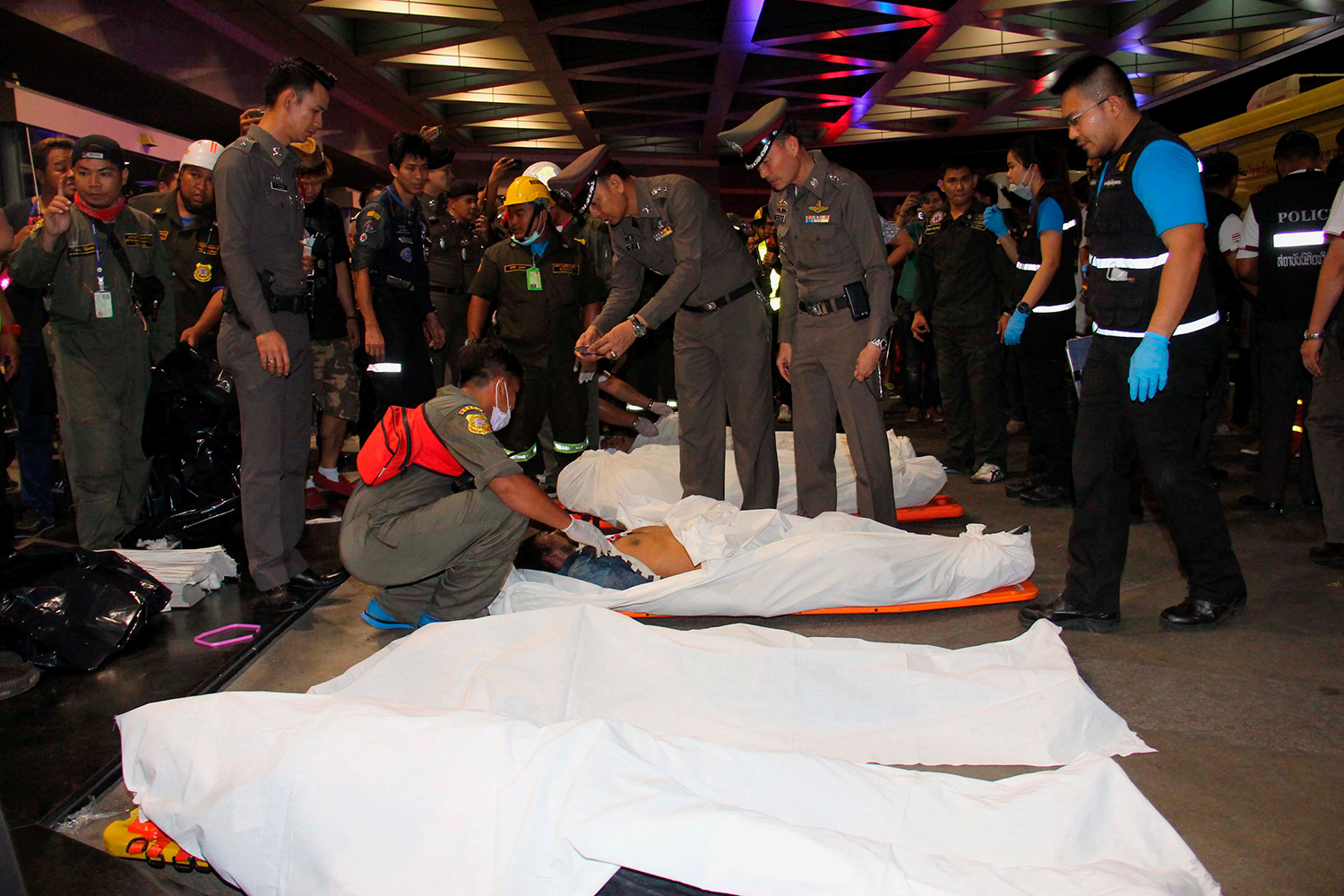 Mueren ocho personas en un accidente químico en un banco de Tailandia