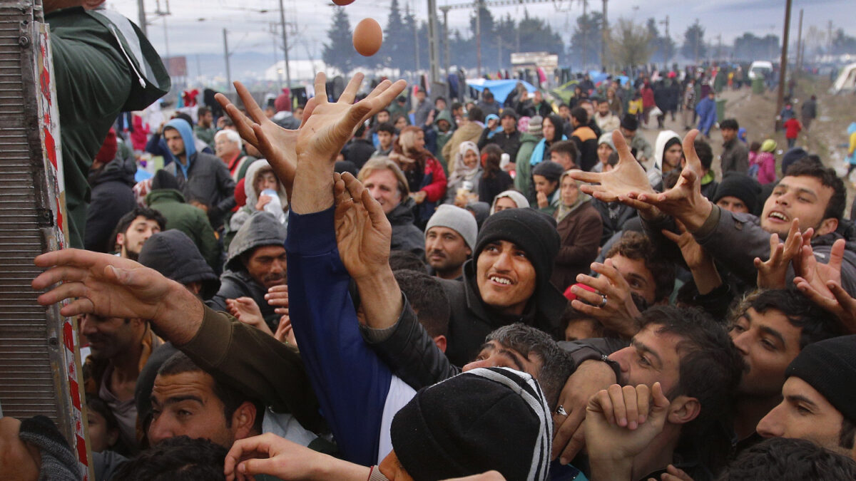 España en guardia por el tapón de refugiados en los Balcanes