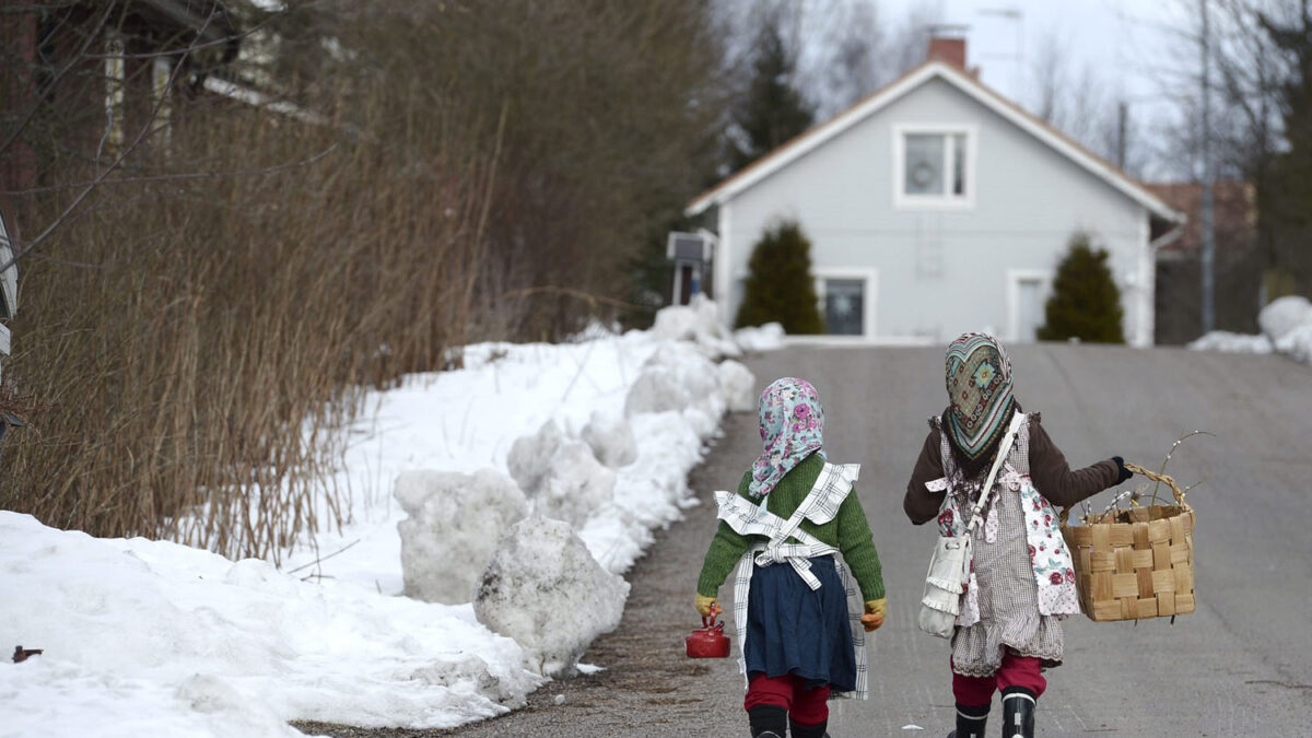 Halloween y Semana Santa se dan la mano en Suecia y Finlandia