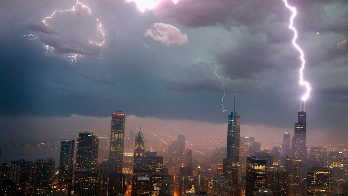 Dubái prohíble la publicación de fotografías «irresponsables» de tormentas