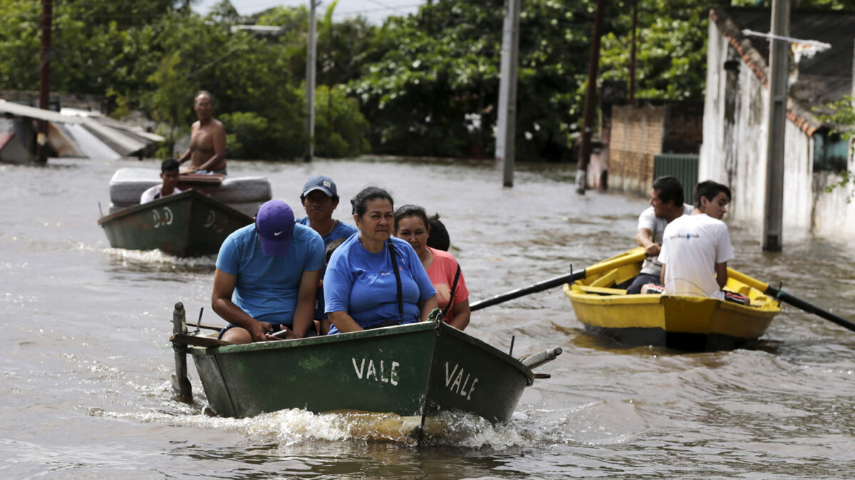 Al menos dos mil personas evacuadas en Argentina por inundaciones