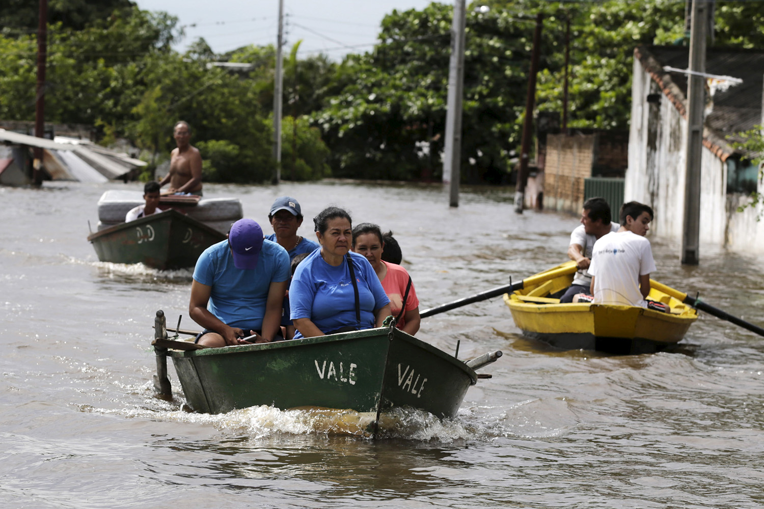 Al menos dos mil personas evacuadas en Argentina por inundaciones