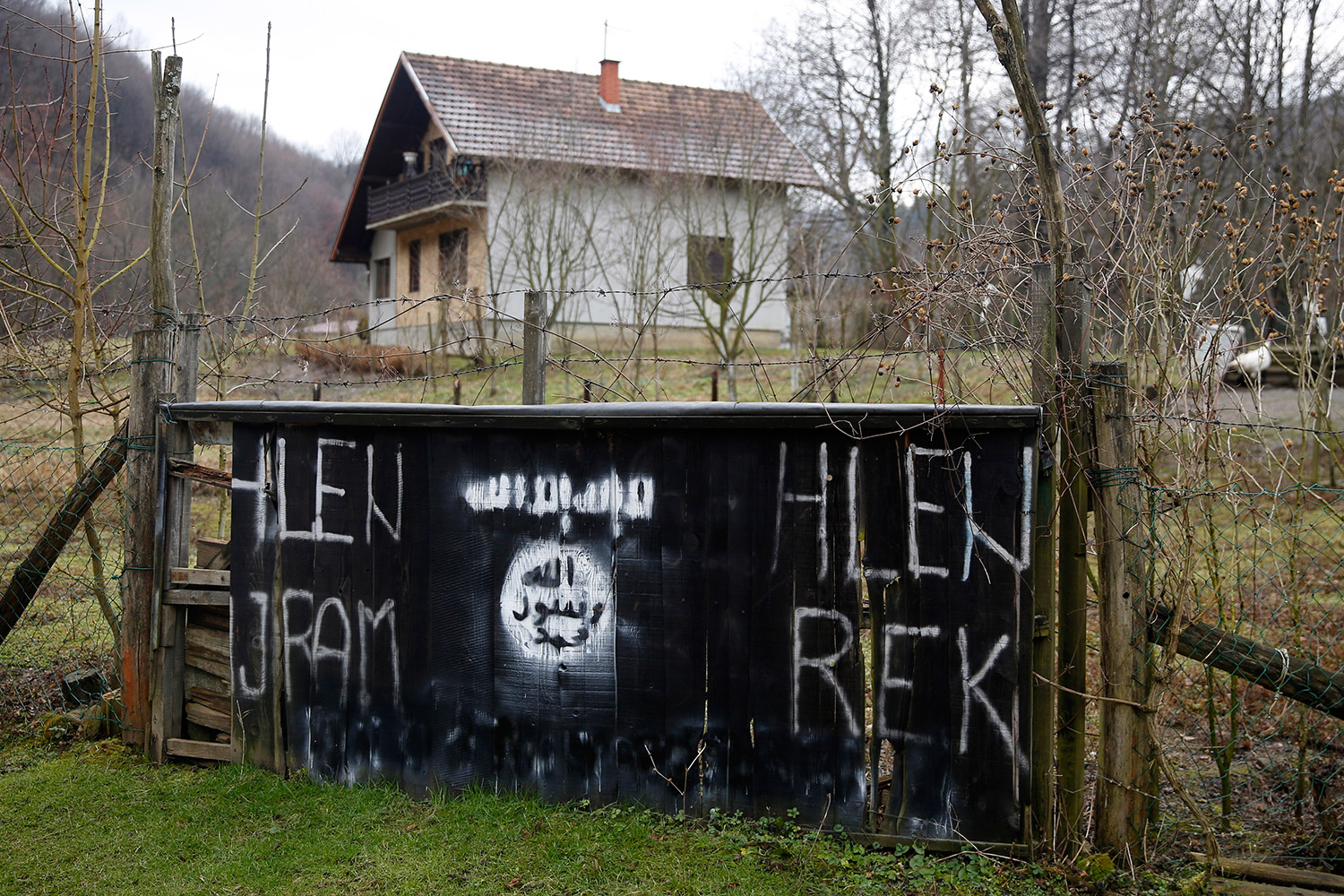 La aldea bosnia tomada por el Estado Islámico se queda sin líder