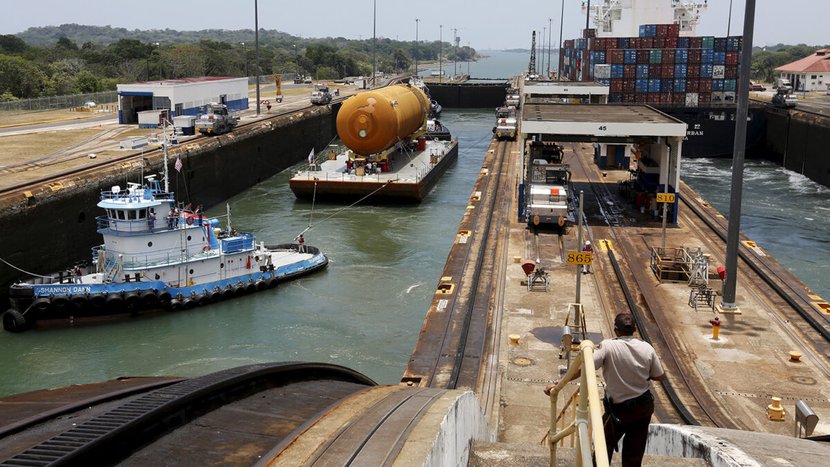 Intensa sequía obliga a restringir el paso de barcos en el Canal de Panamá