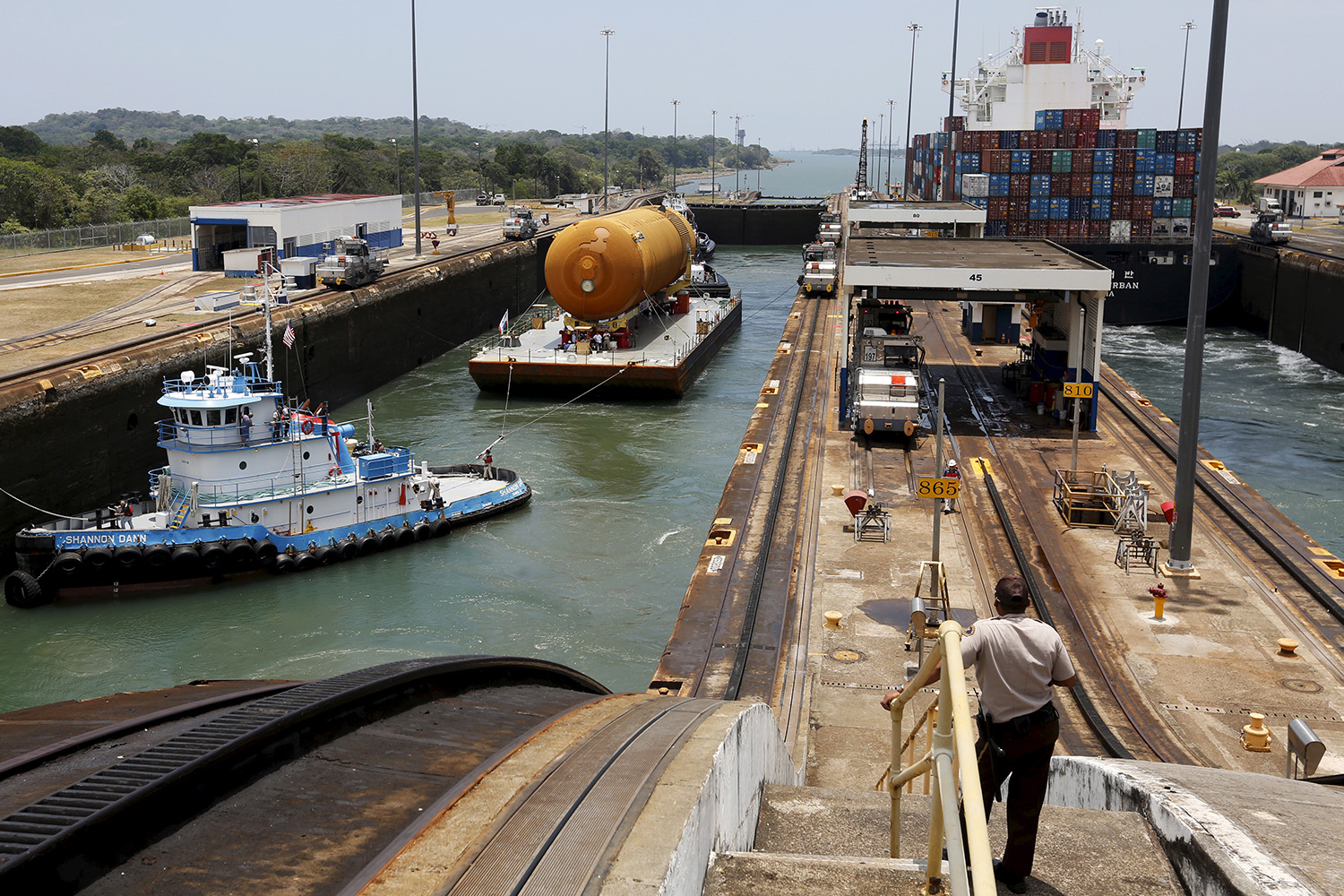 Intensa sequía obliga a restringir el paso de barcos en el Canal de Panamá