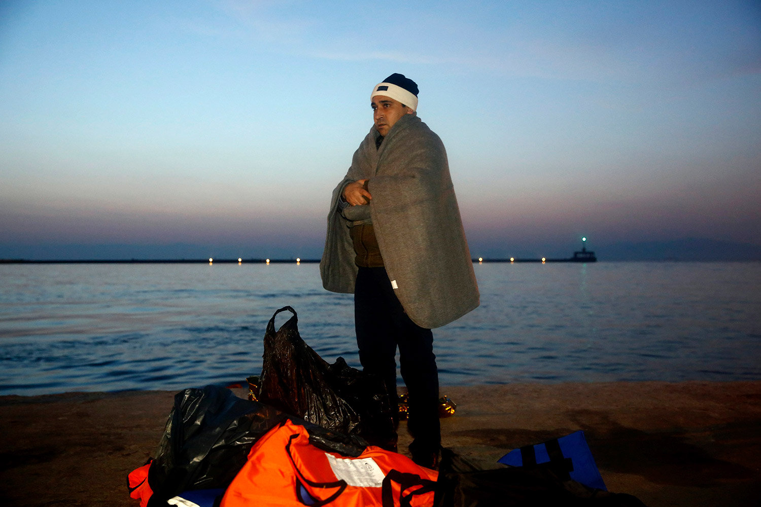 Empiezan las primeras deportaciones de refugiados tras el acuerdo "más vergonzoso" de la UE