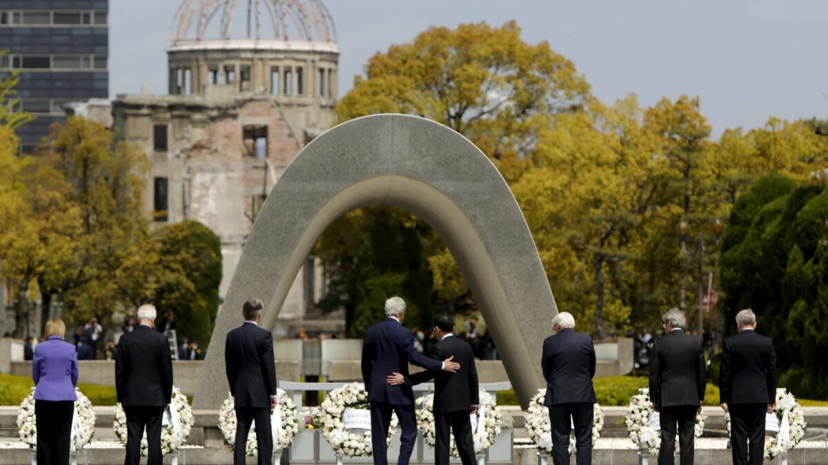 EEUU no pide perdón por Hiroshima, pero homenajea a sus víctimas