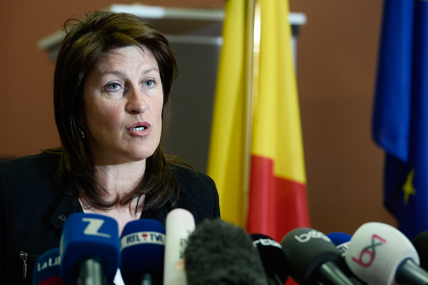 Dimite la ministra de Transporte belga por ignorar fallos de seguridad en el aeropuerto
