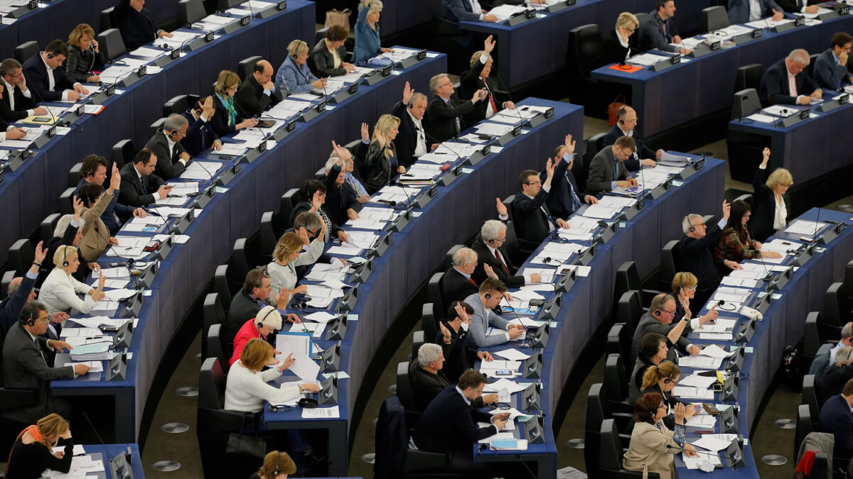 Psicosis en el Parlamento Europeo: descubren chóferes con propaganda del Estado Islámico
