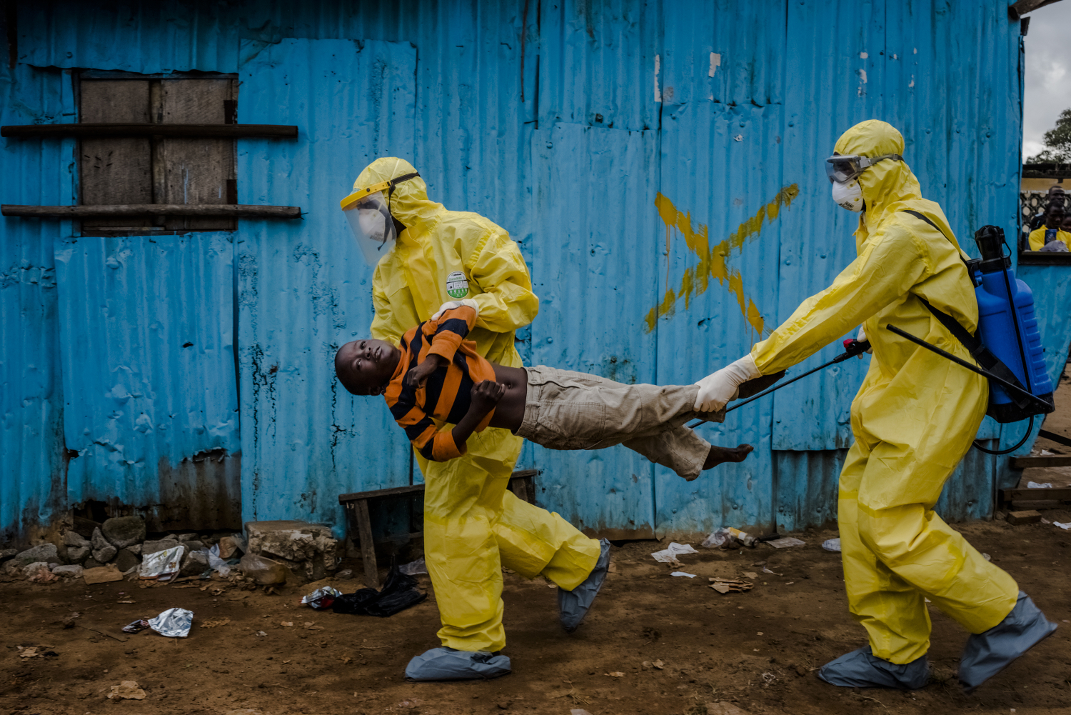 Entre el ébola y el racismo, premio Pulitzer 2015