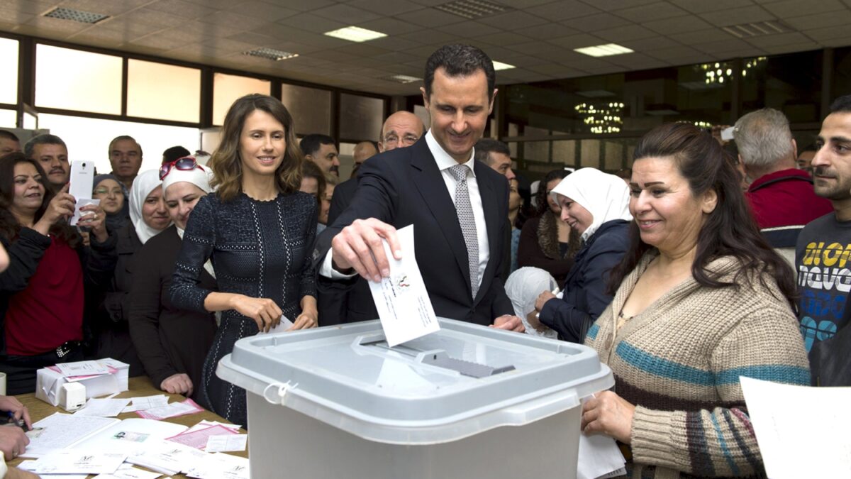 Siria celebra elecciones parlamentarias sin el 15% de su población