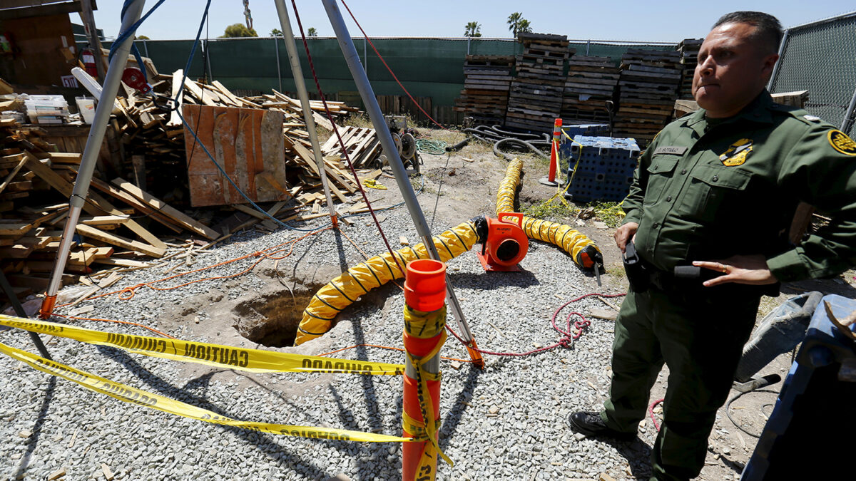 Descubren un túnel para el tráfico de drogas bajo la frontera entre México y EEUU