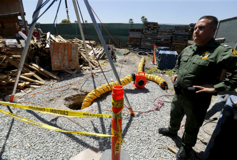 Descubren un túnel para el tráfico de drogas bajo la frontera entre México y EEUU