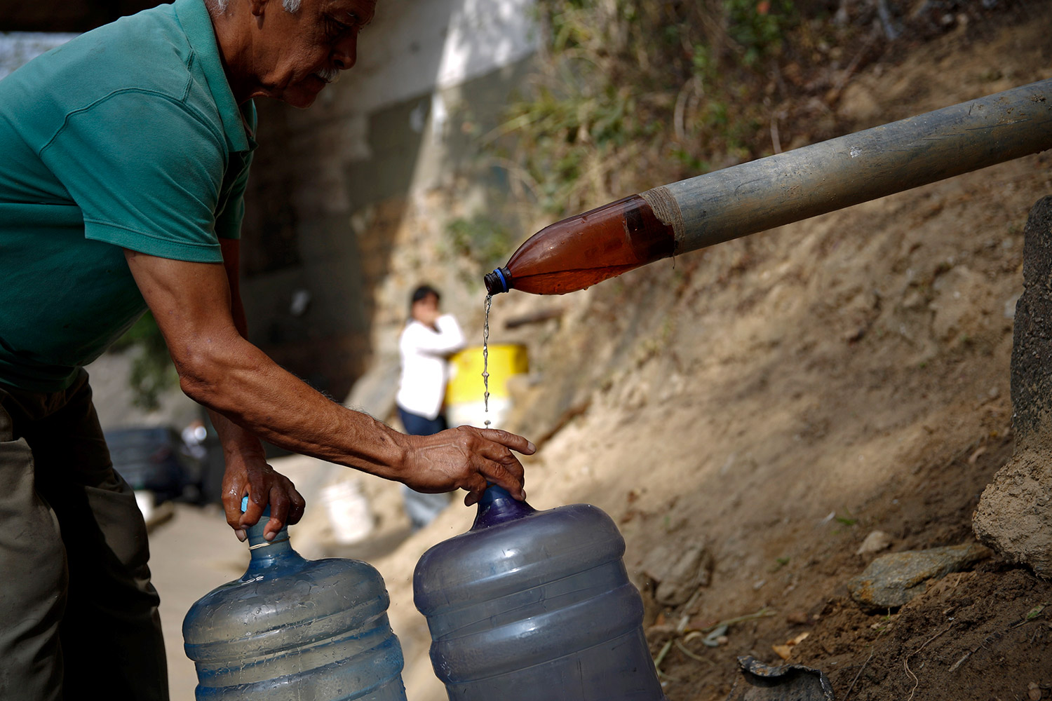 Maduro reduce los días laborables para ahorrar energía y agua