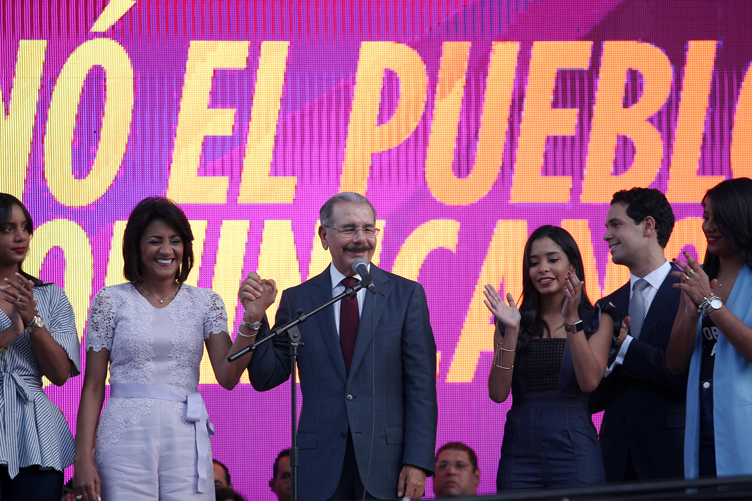Danilo Medina celebra el triunfo en comicios en República Dominicana