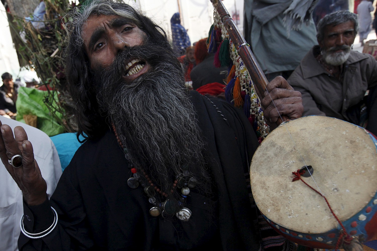 La música regresa a la ciudad paquistaní de Peshawar