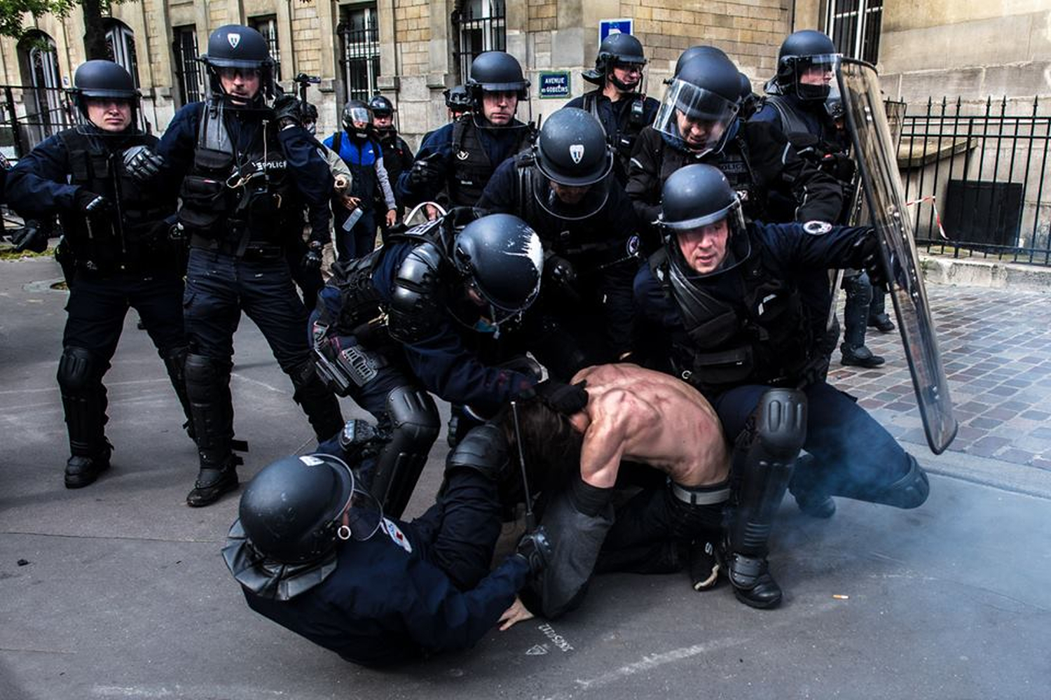 La foto de las protestas en Francia que se ha convertido en viral