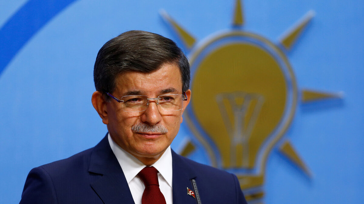 Dimite el primer ministro de Turquía