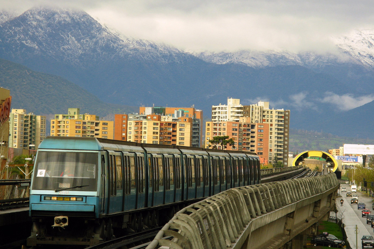 El metro de Santiago de Chile funcionará con energía eólica y solar