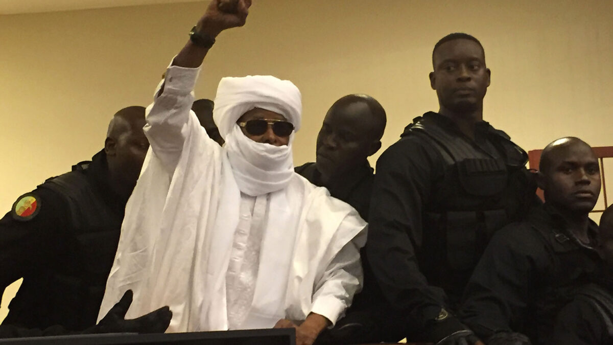 Cadena perpetua para el exdictador de Chad por crímenes de guerra