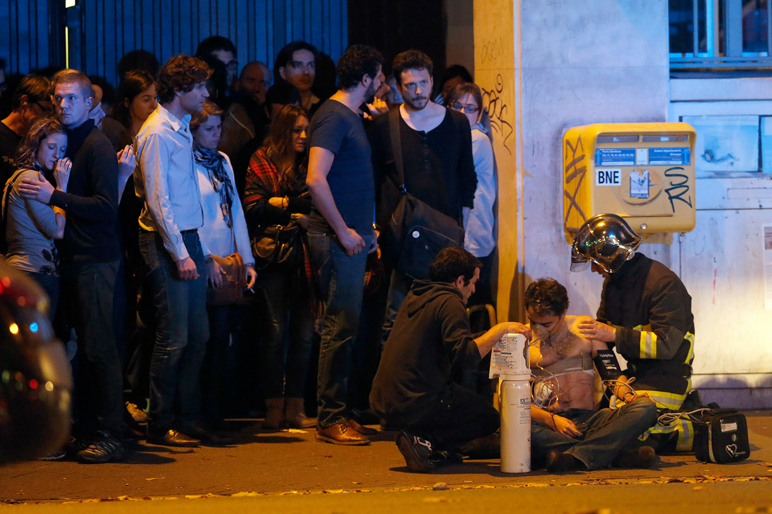 Una fotoperiodista se enfrenta a cargos penales por una foto de los ataques de París