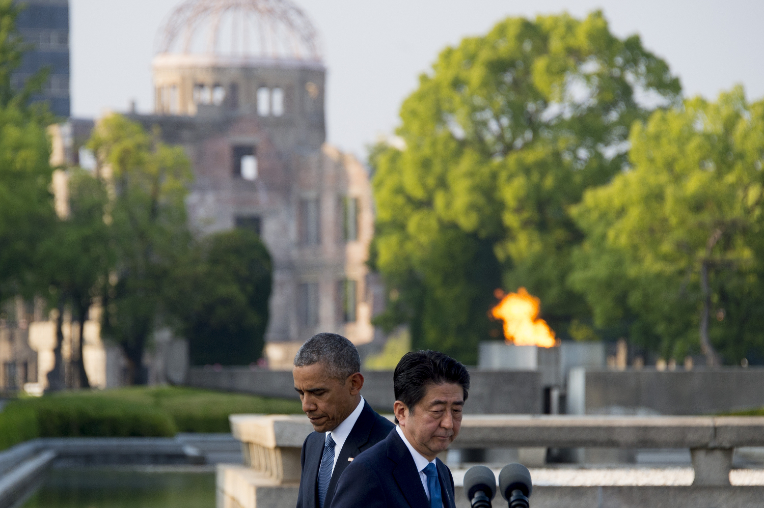 Obama hace un alegato por un mundo sin armas nucleares frente al monumento de Hiroshima