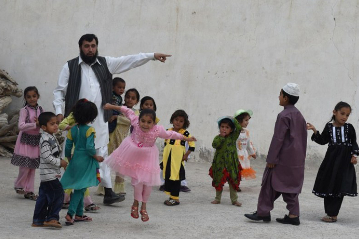 Un paquistaní, padre de 35 hijos, busca engendrar hasta 100 descendientes
