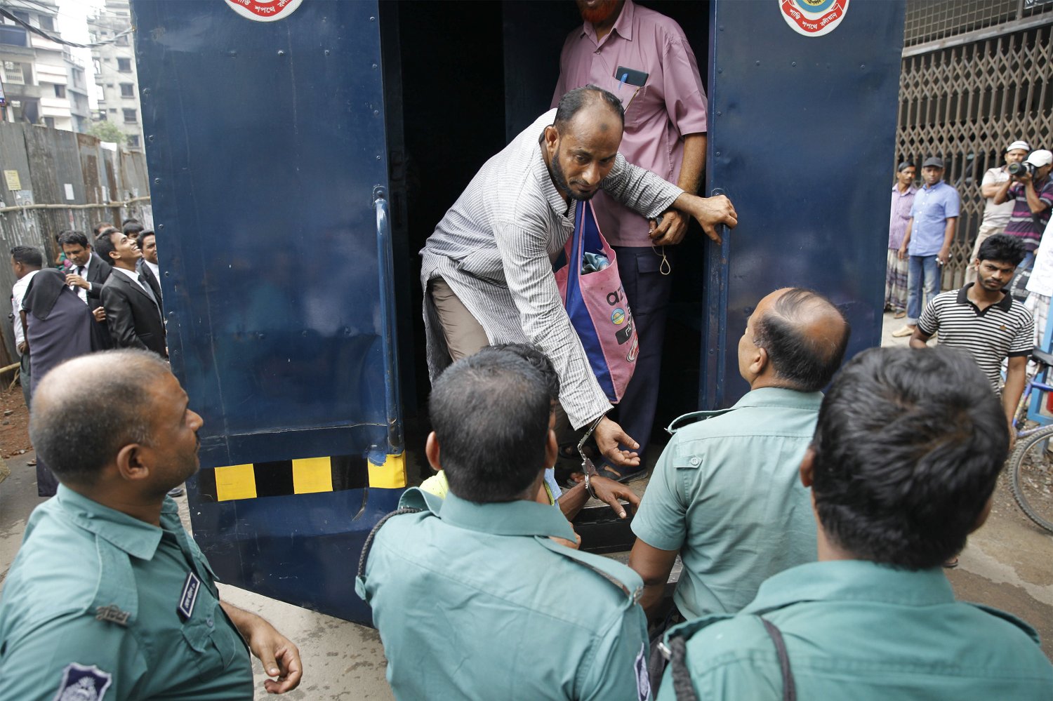 Oleada de arrestos en Bangladesh por atentados contra minorías religiosas