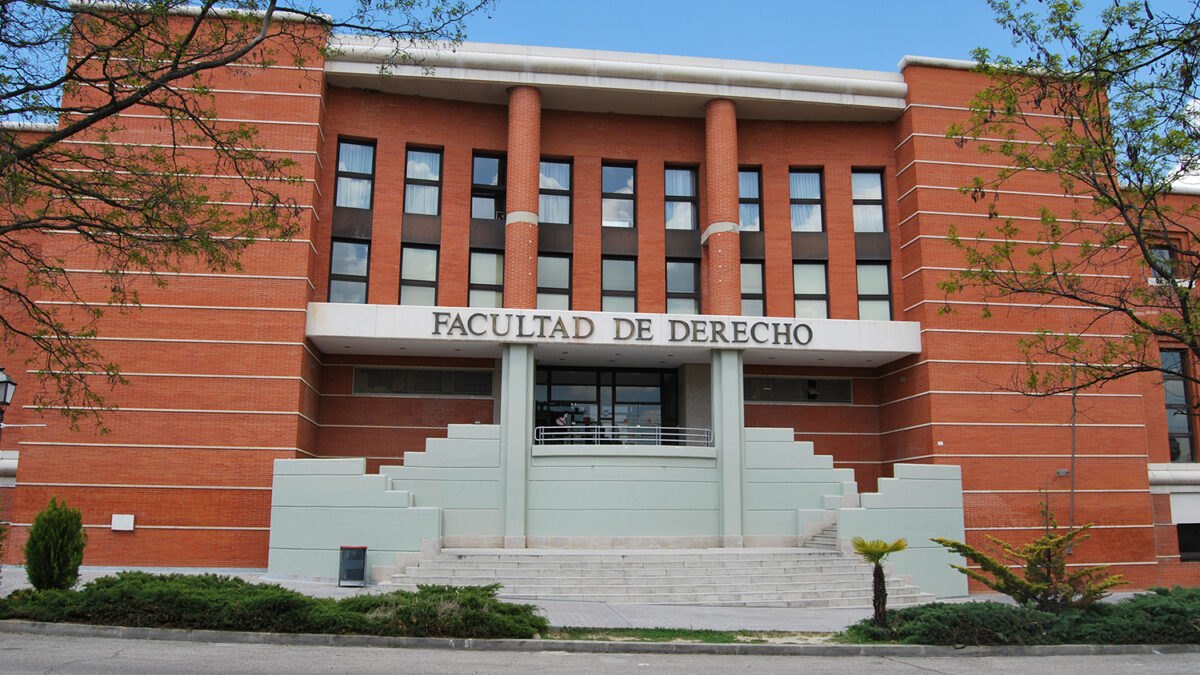 Profanan la capilla de la Autónoma con pintadas a favor del aborto