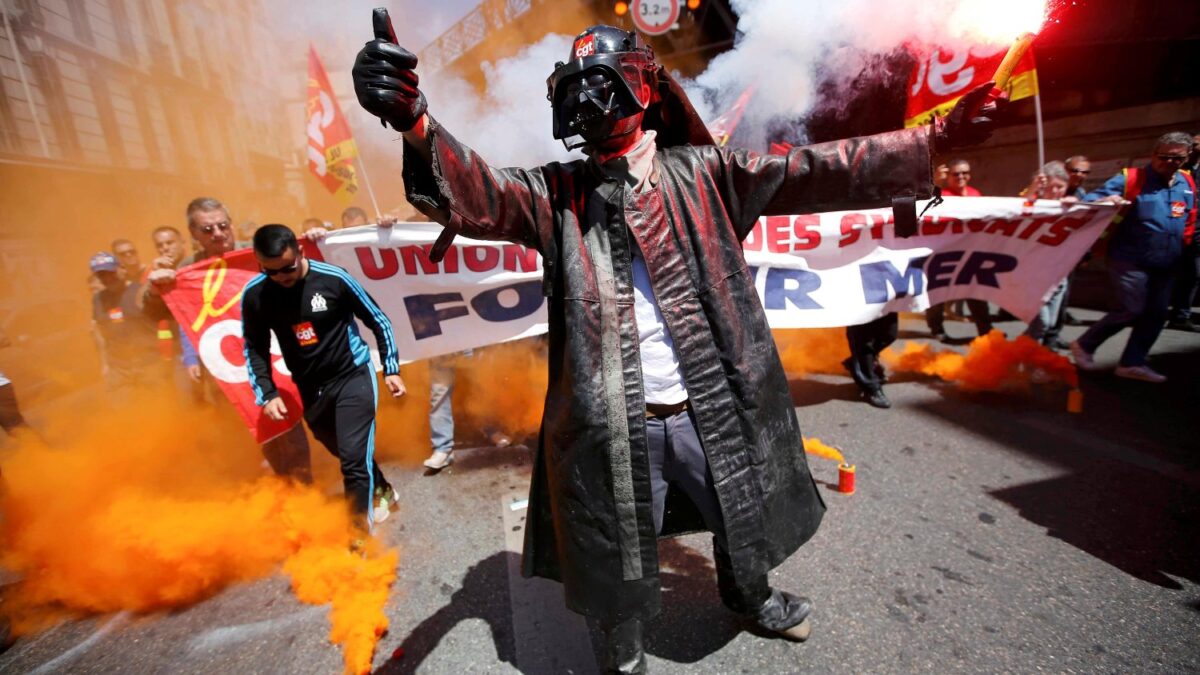 Protestas a lo ‘Robin Hood’ en Francia: cortan la luz a los ricos para dársela a los pobres