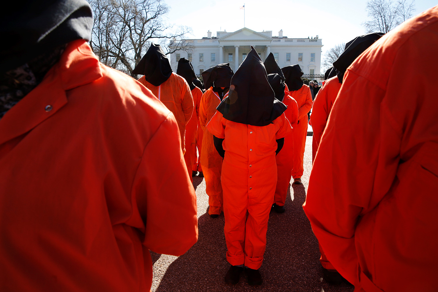 Al menos 12 ex reos liberados de Guantánamo están implicados en ataques contra EEUU
