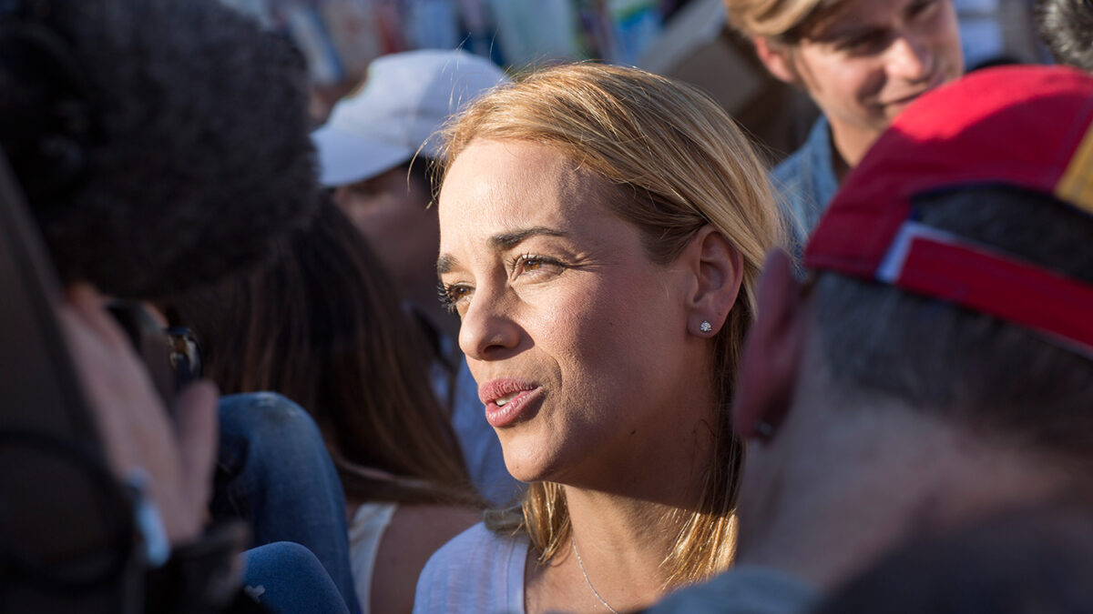 Imputan a Lilian Tintori por el decomiso de más de 9.000 euros en su coche