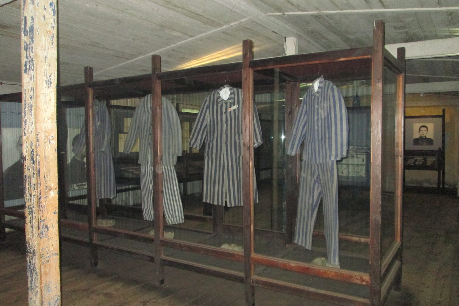 Encuentran pertenencias de los presos del campo nazi de Stutthof
