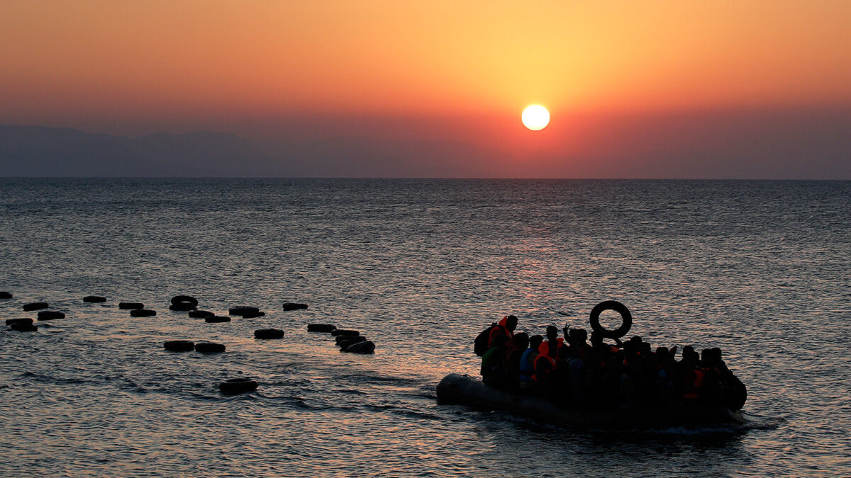 Rescatan a 1.288 personas en el Mediterráneo, 51 de ellas en barco de vela