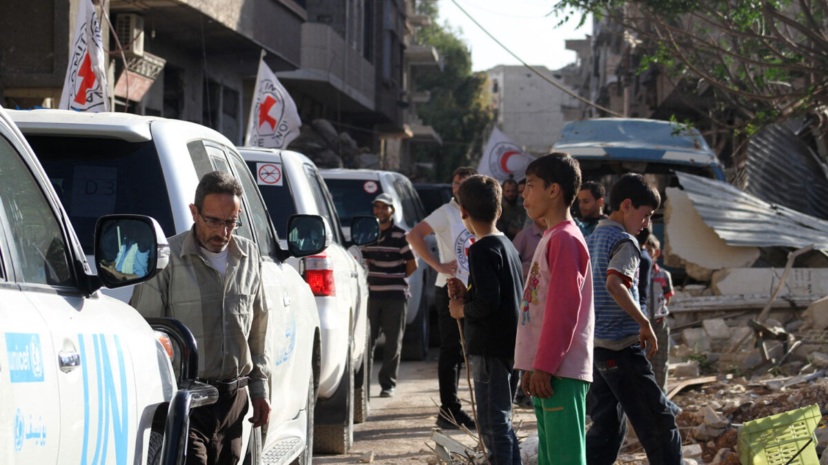 La ciudad siria de Daraya recibe el primer convoy de ayuda humanitaria desde 2012