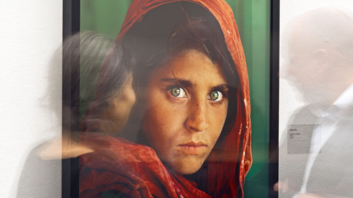 Escándalo en el fotoperiodismo: Steve McCurry, el referente que usaba Photoshop