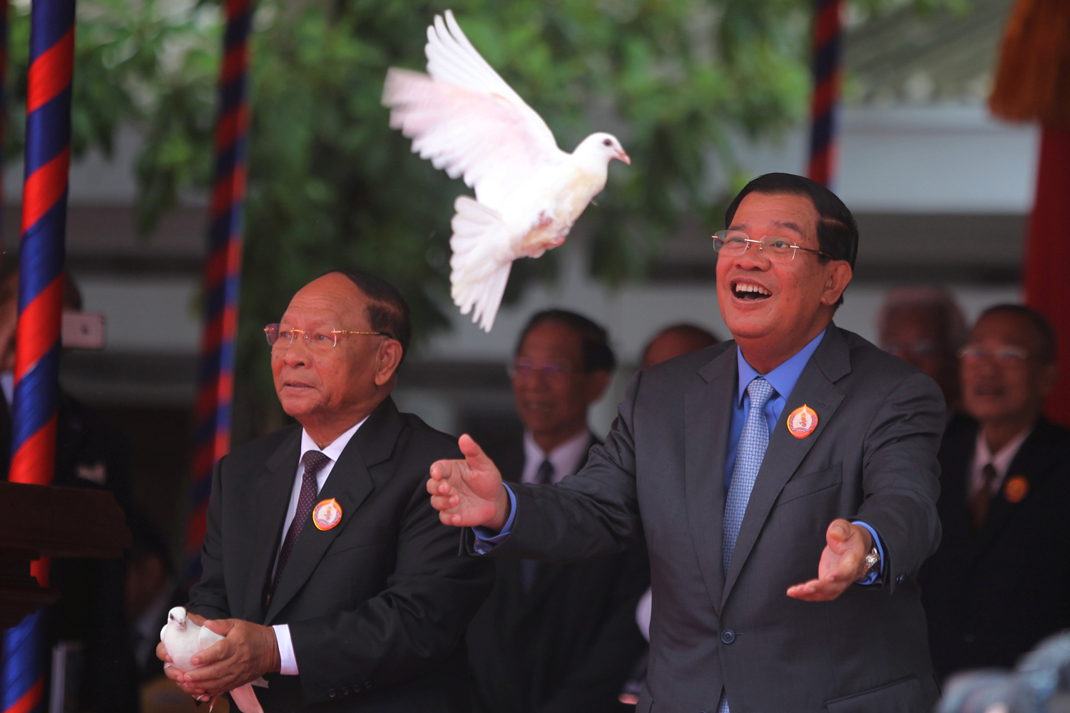Denuncian emporio familiar del primer ministro de Camboya