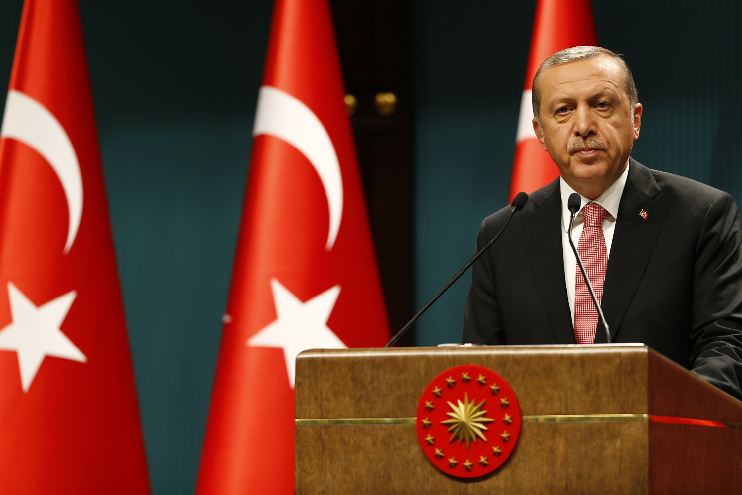 Erdogan declara el estado de emergencia en Turquía por tres meses