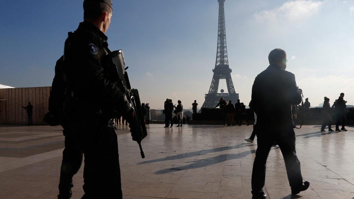 La Asamblea Nacional de Francia aprueba extender el estado de emergencia por seis meses