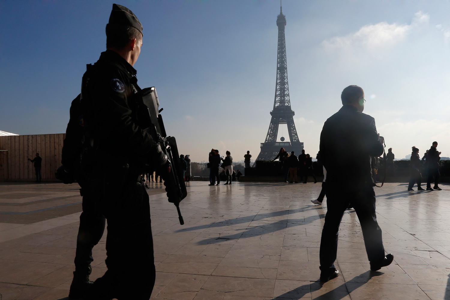 La Asamblea Nacional de Francia aprueba extender el estado de emergencia por seis meses